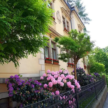 Penzion Gaestehaus Loschwitz 3*